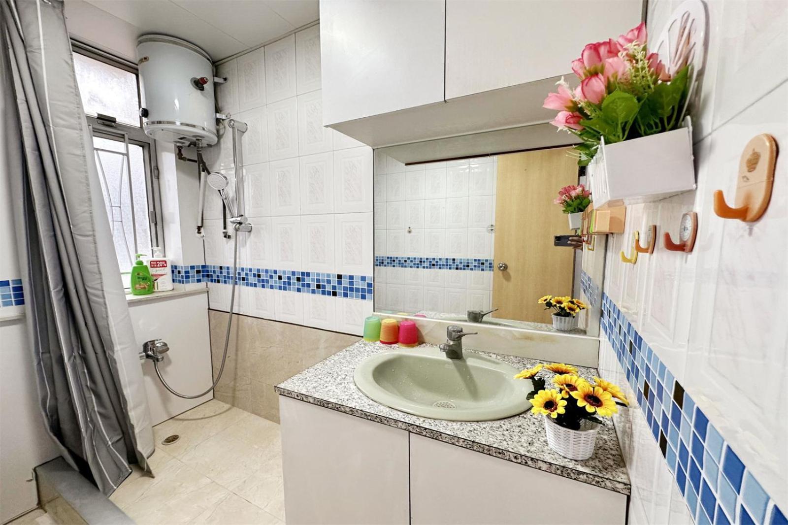 Fantastic Queen Beds, 4Rms Beside Mtr Grand 14Ppls 2 Bathrm هونغ كونغ المظهر الخارجي الصورة