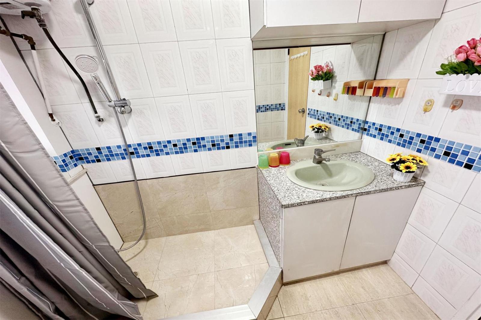 Fantastic Queen Beds, 4Rms Beside Mtr Grand 14Ppls 2 Bathrm هونغ كونغ المظهر الخارجي الصورة